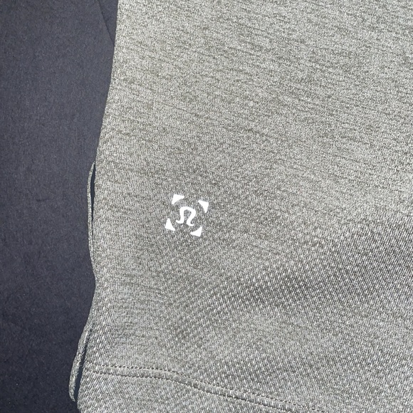 Lululemon Men’s Shorts Olive Green size XL - Picture 3 of 5